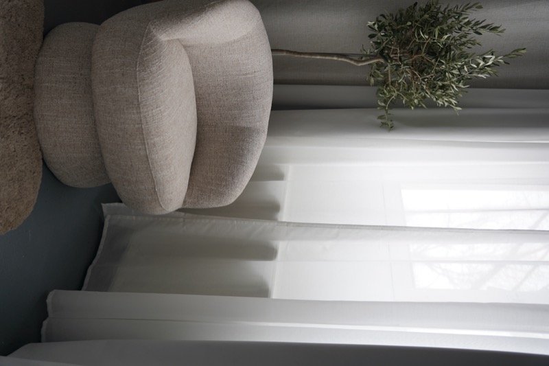 Flexible studio setup with modern swivel chair